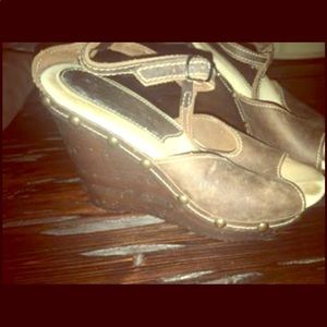 Women’s brown leather dress sandals